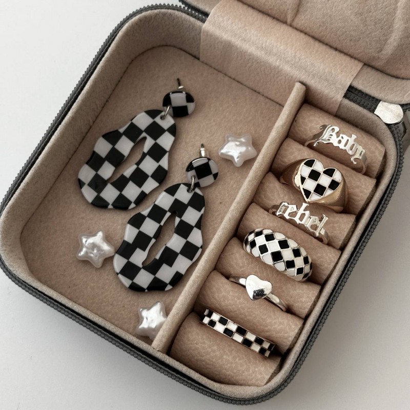 ست انگشتر مشکی سفید