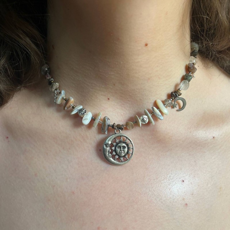 گردنبند ماه و خورشید سنگ و صدف طبیعی