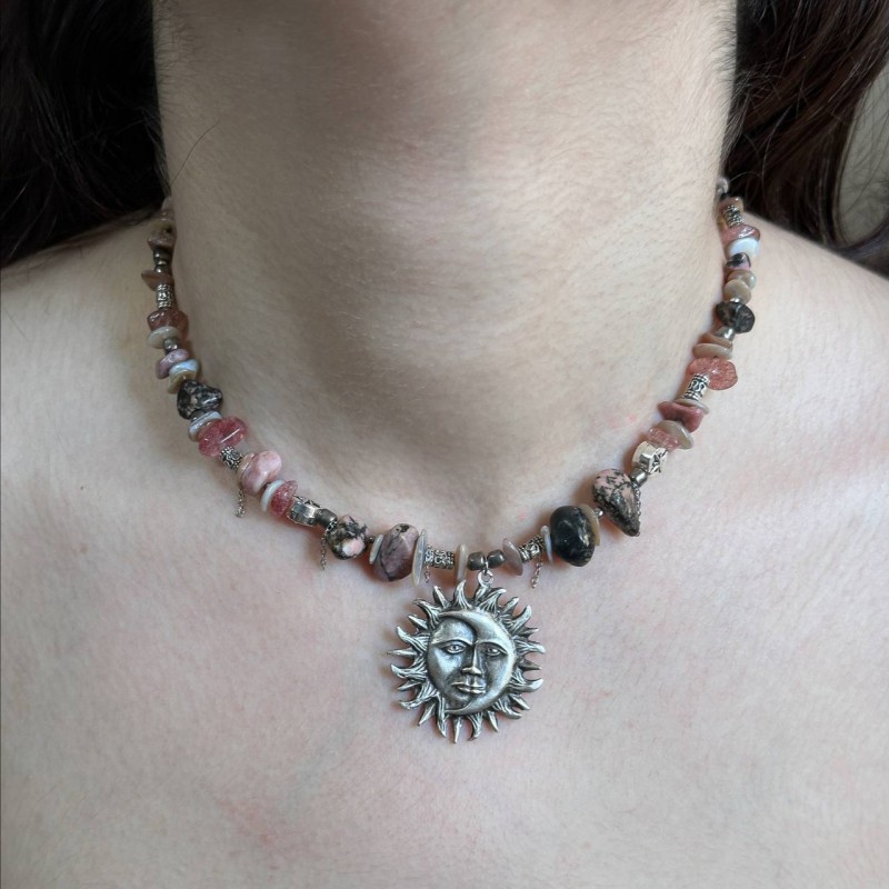 گردنبند سنگ و صدف طبیعی پلاک ورشو ماه و خورشید