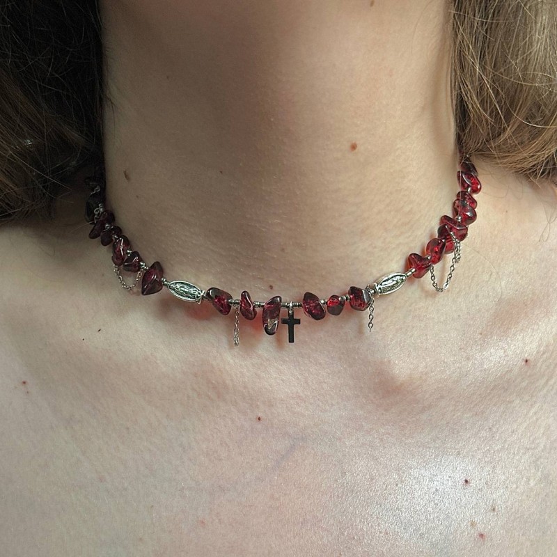 گردنبند یاقوت سرخ و صلیب گاثیک