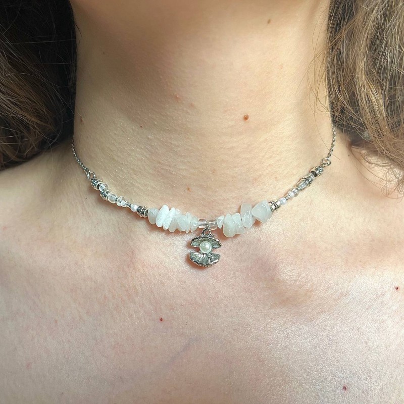 گردنبند سنگ کریستال کوارتز و صدف و مروارید