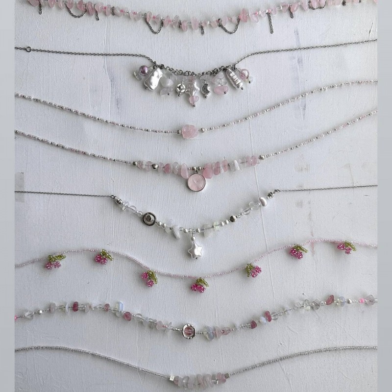 مجموعه گردنبند صورتی سنگ و صدف طبیعی