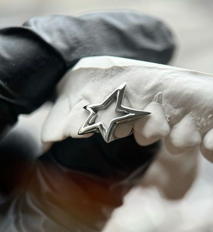 گیریلز دندان استیل