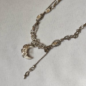 گردنبند ماه استخوانی رنگ ثابت آویز دار