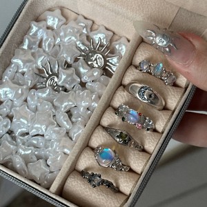 مجموعه انگشتر پینترستی ماه و ستاره خاص