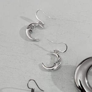گوشواره ماه چهره دار