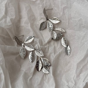 گوشواره برگ آویز