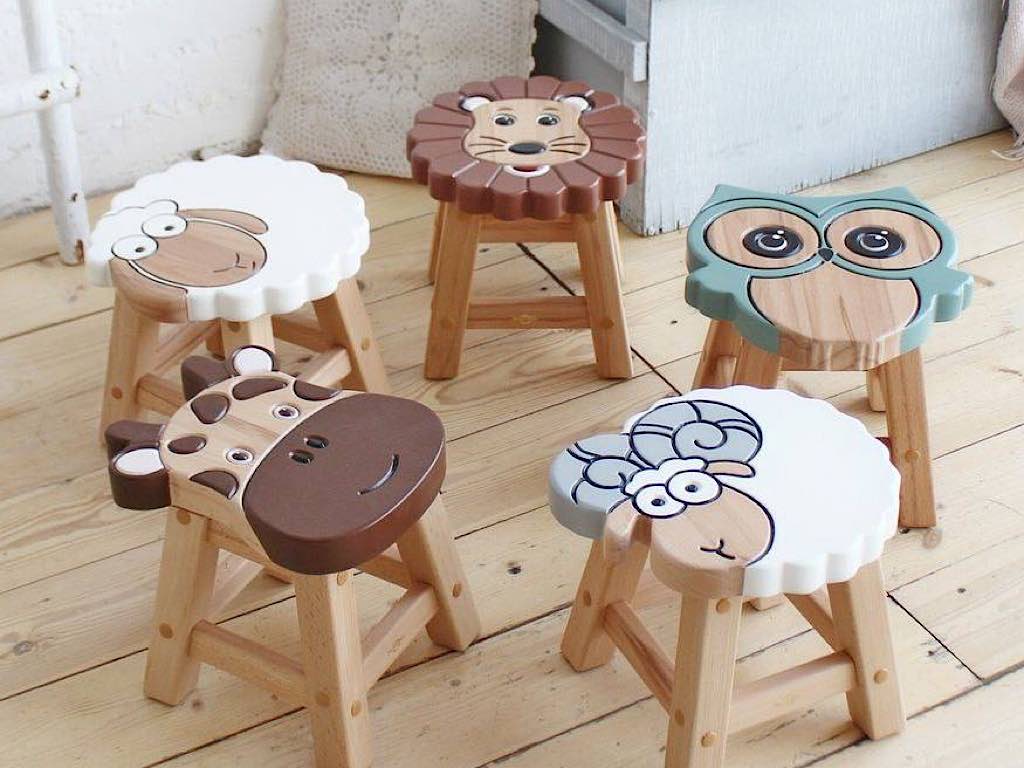 صندلی چهارپایه چوبی طرحدار