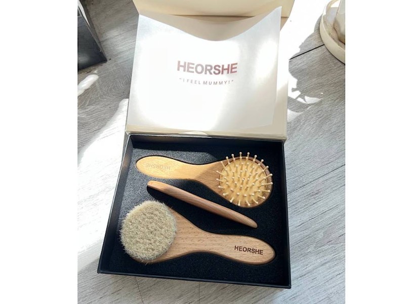 ست شانه و برس چوبی 3 عددی نوزادی هی اور شی heorshe