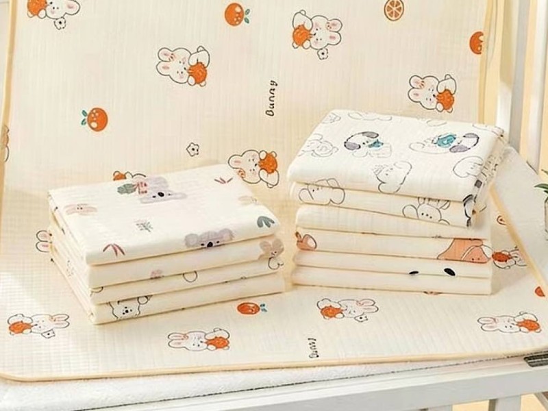زیرانداز تعویض 80*120 سانتی متر ضد آب  نانو پارچه ای چاپدار