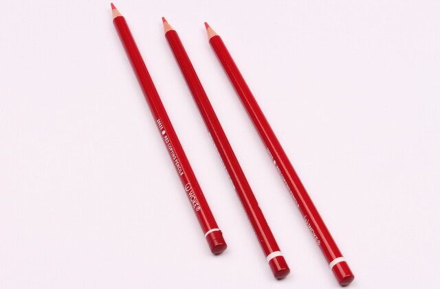 مداد قرمز Woke