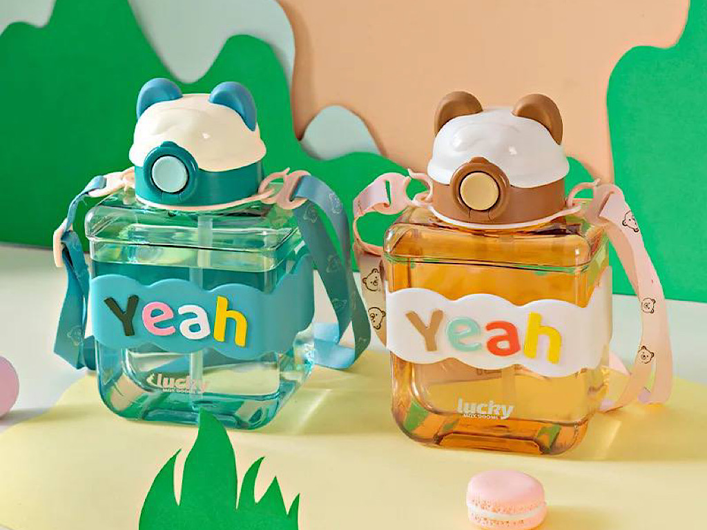 قمقمه نی دار چهارگوش بزرگ مدل حیوانات حجم 900 میلی لیتر