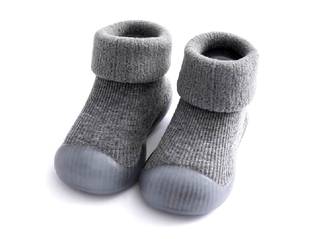 پاپوش جورابی ساق دار توکرکی با کفی سیلیکونی رنگ خاکستری تیره