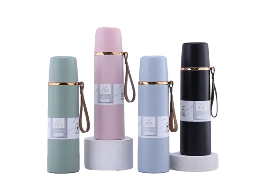 فلاسک استیل500 میلی لیتر دور طلایی به همراه بند دستی