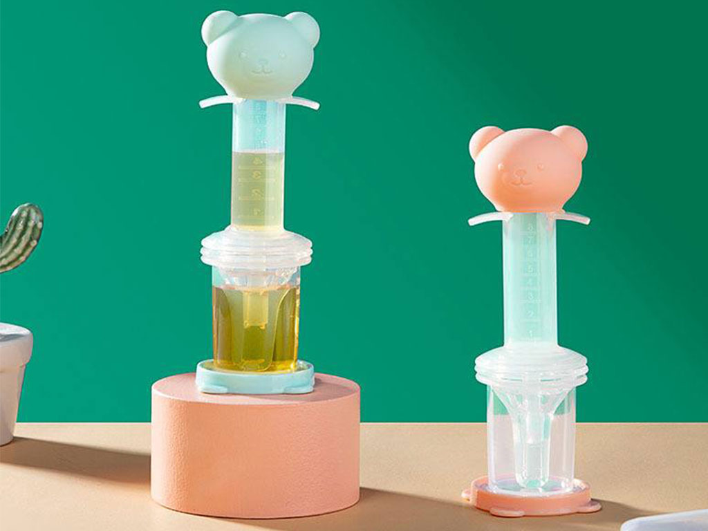 داروخوری نوزادی طرح سرنگ پایه دار مدل خرس حجم 8ml دارای قاب