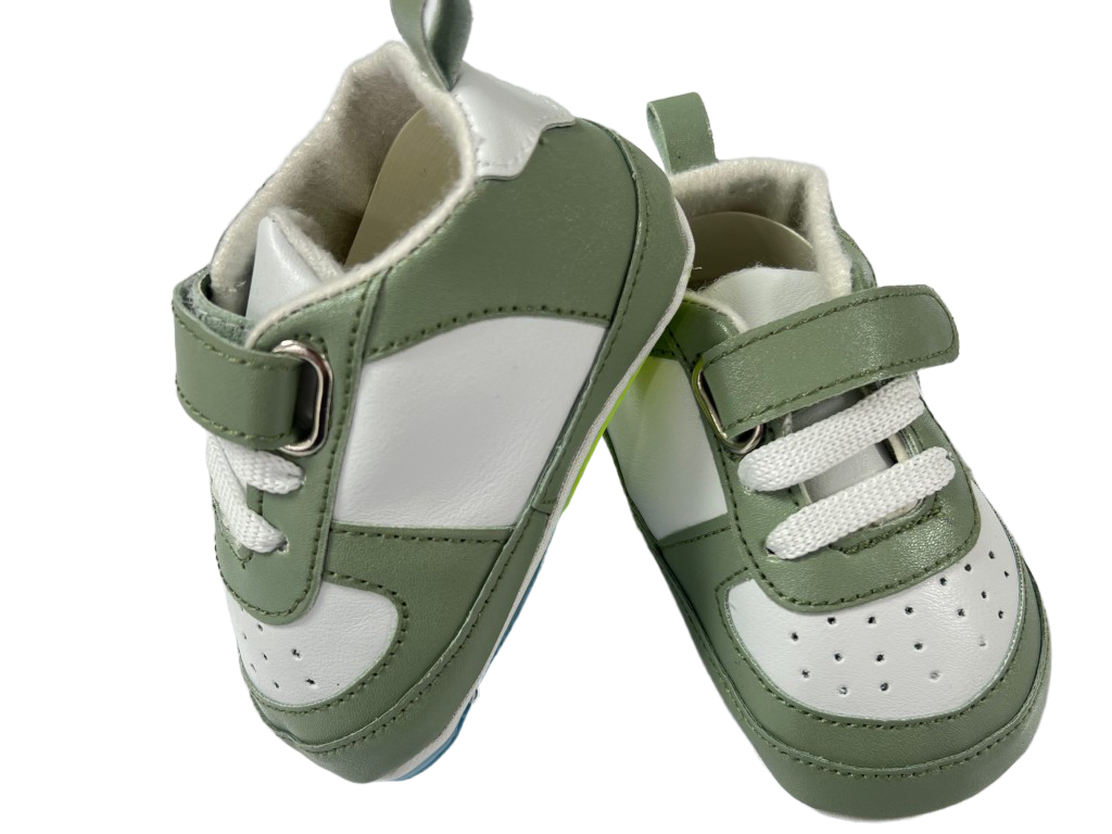 پاپوش نوزادی استپ دار اسپرت سبز رنگ طرح کتانی NINET