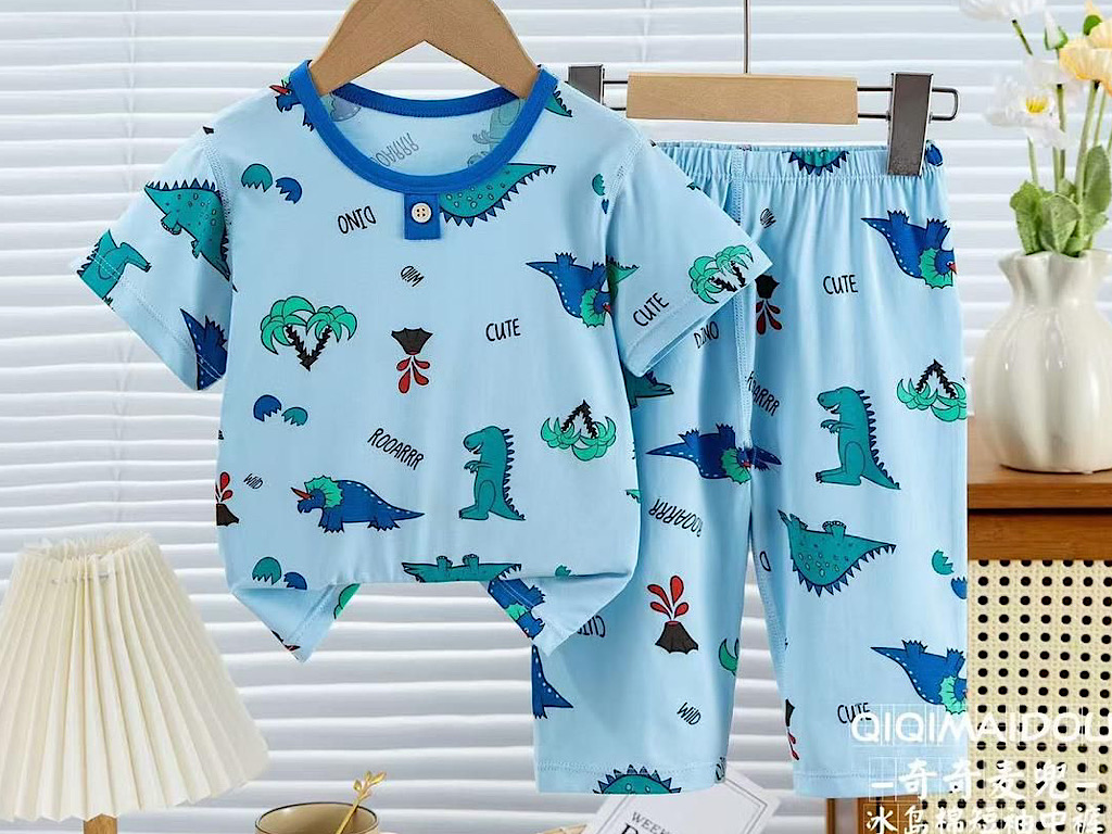 تیشرت و شلوارک بلند راحتی رنگ آبی طرح دایناسورها