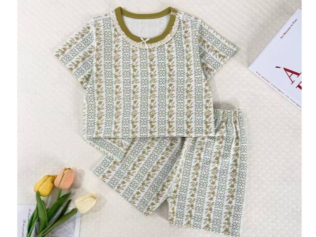 تیشرت و شلوارک راحتی دخترانه طرح گل و برگ