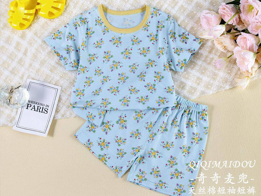 تیشرت و شلوارک راحتی آبی رنگ دخترانه طرح گل