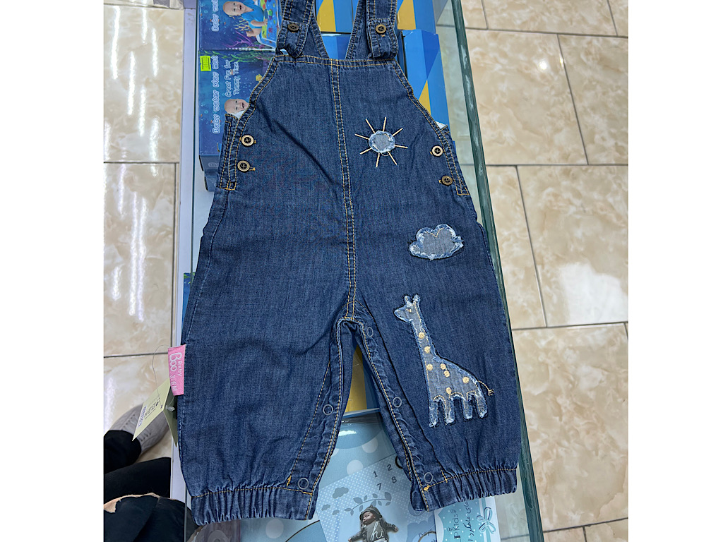 شلوار پیشبندی لاینر دار جین طرح زرافه بی بی بو baby boo