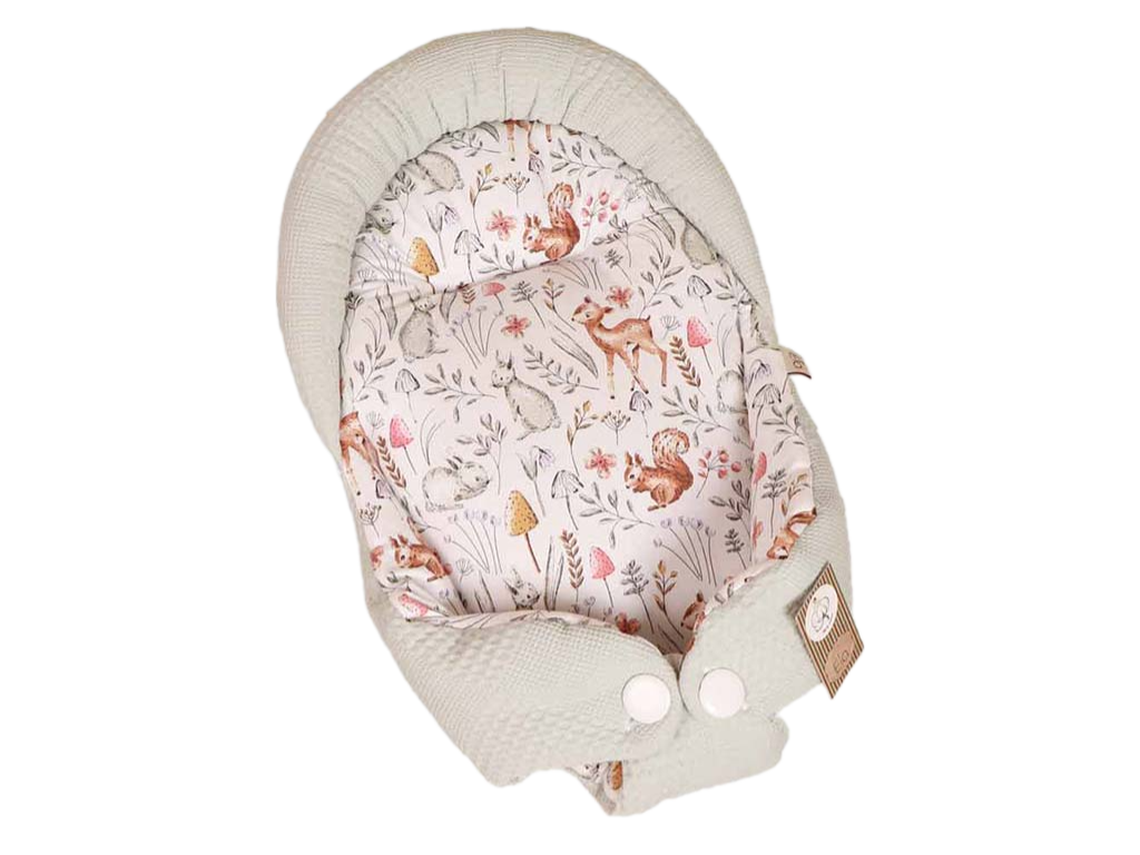 قنداق سوئیسی (آغوش گیر) نوزادی طرح پیکه چمنزار سبز آبی الا ELA