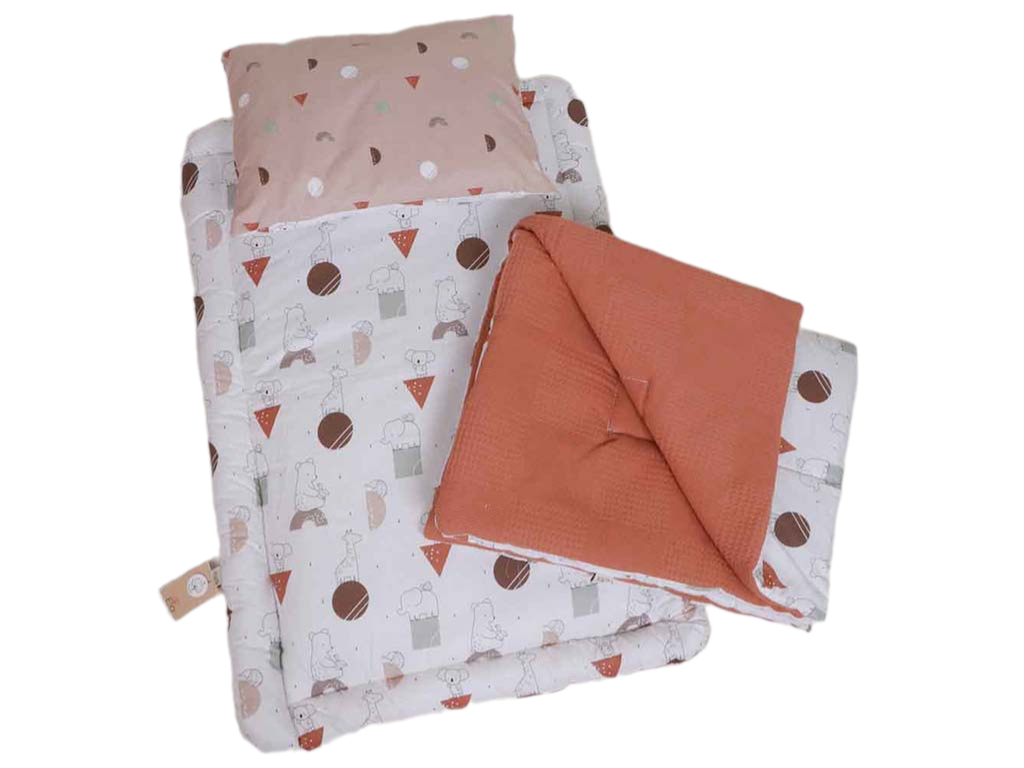 سرویس خواب دم دستی مسافرتی نوزادی(سایز 2)مجموعه 3 عددی تشک، لحاف و بالشت طرح سیرک آجری الا ELA