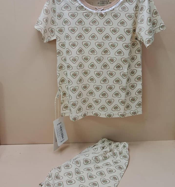 تیشرت و شلوارک راحتی دخترانه طرح گل و قلب