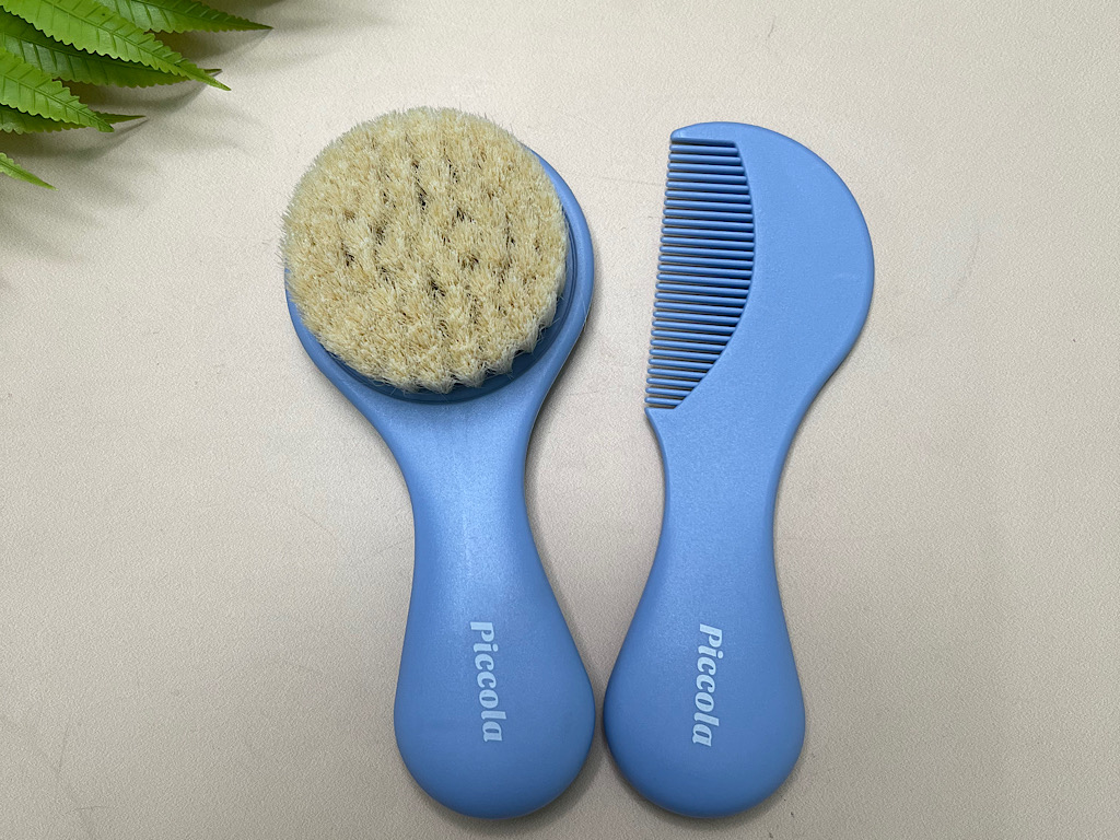 ست شانه و برس نوزادی با الیاف طبیعی piccola