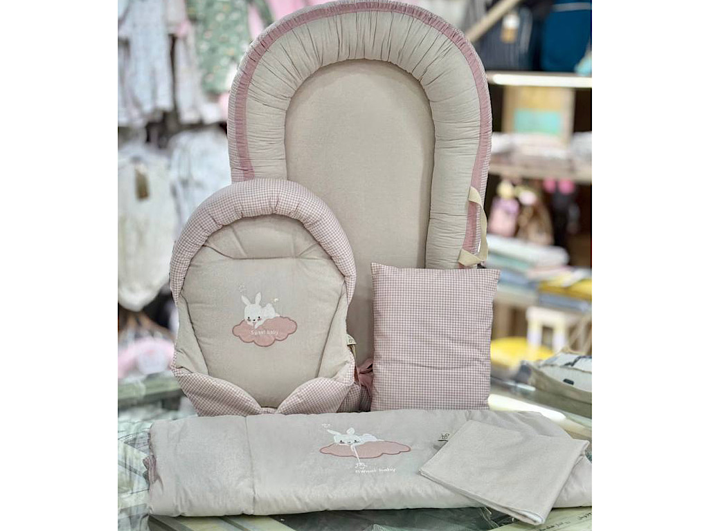 ست تشک لبه دار و آغوشگیر (قنداق سوئیسی) با بالشت و روانداز و زیرانداز تعویض طرح خرگوش صورتی الا ELA