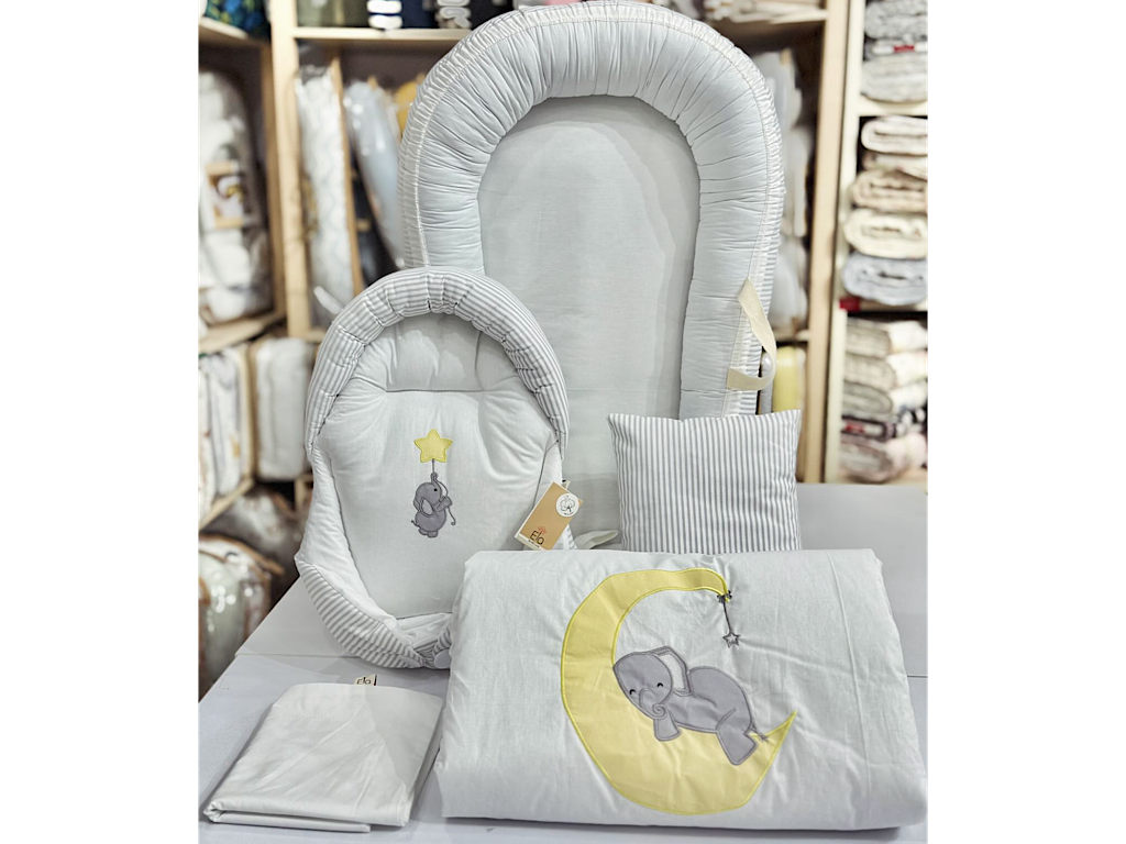 ست تشک لبه دار و آغوشگیر (قنداق سوئیسی) با بالشت و روانداز و زیرانداز تعویض طرح فیل و  ماه  طوسی الا ELA