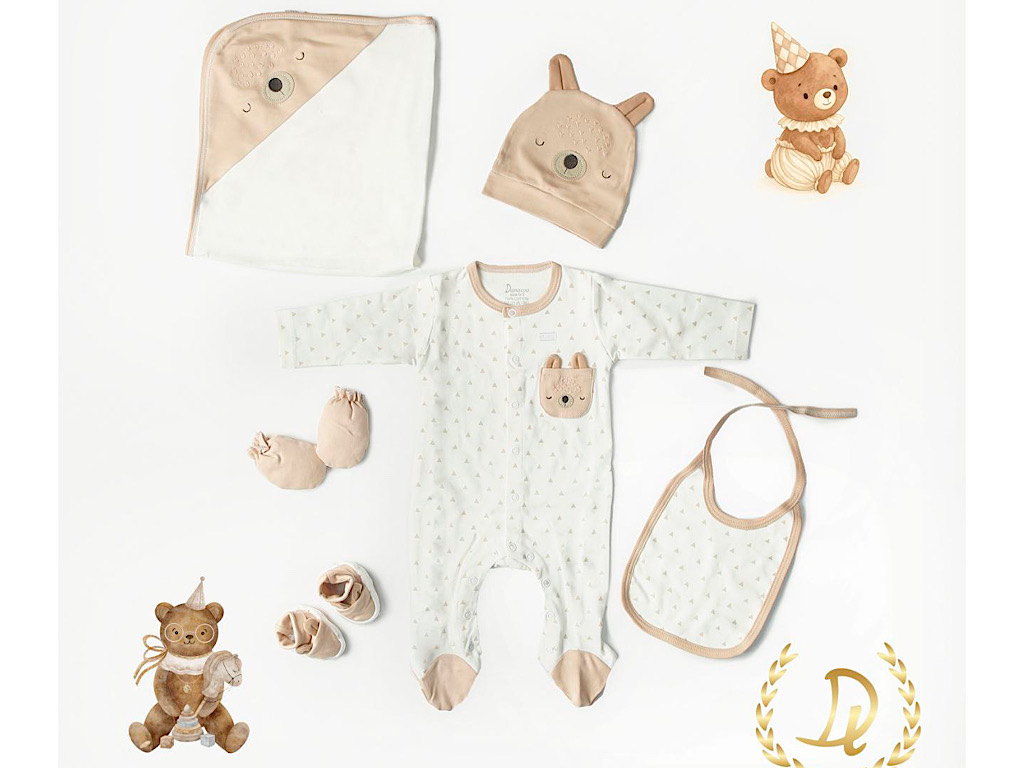 ست بیمارستانی 7 تکه رنگ شیری نسکافه ای طرح خرس خوابیده دانالو danaloo