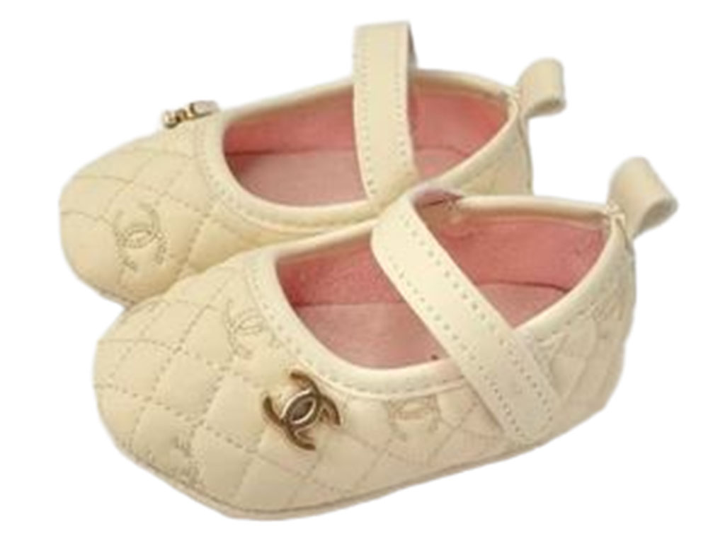 پاپوش استپ دار نوزادی دخترانه رنگ کرم طرح شنل