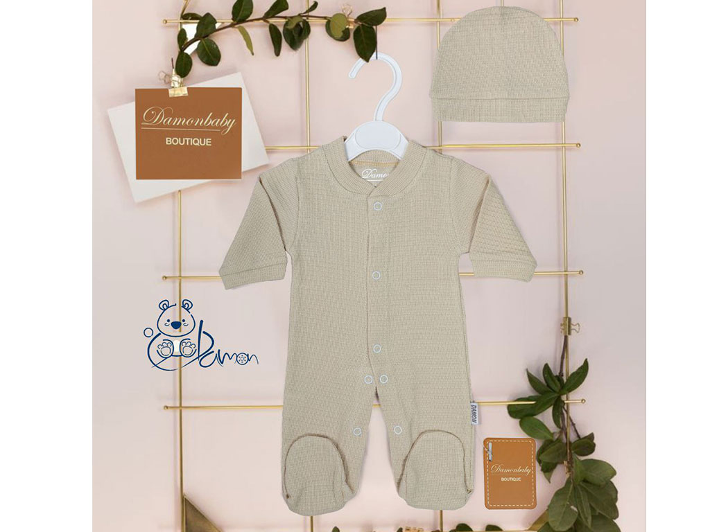 ست سرهمی بیسکویتی کرم رنگ جورابدار و کلاه نوزادی دامون damon