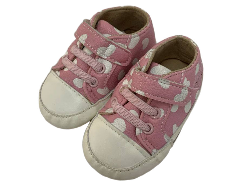 پاپوش استپ دار نوزادی مدل بند و چسب رنگ صورتی طرح قلب