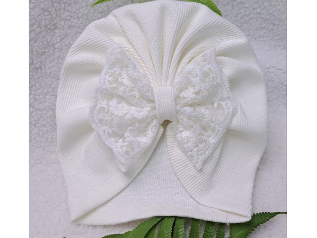 توربان با پاپیون دانتل شیری رنگ