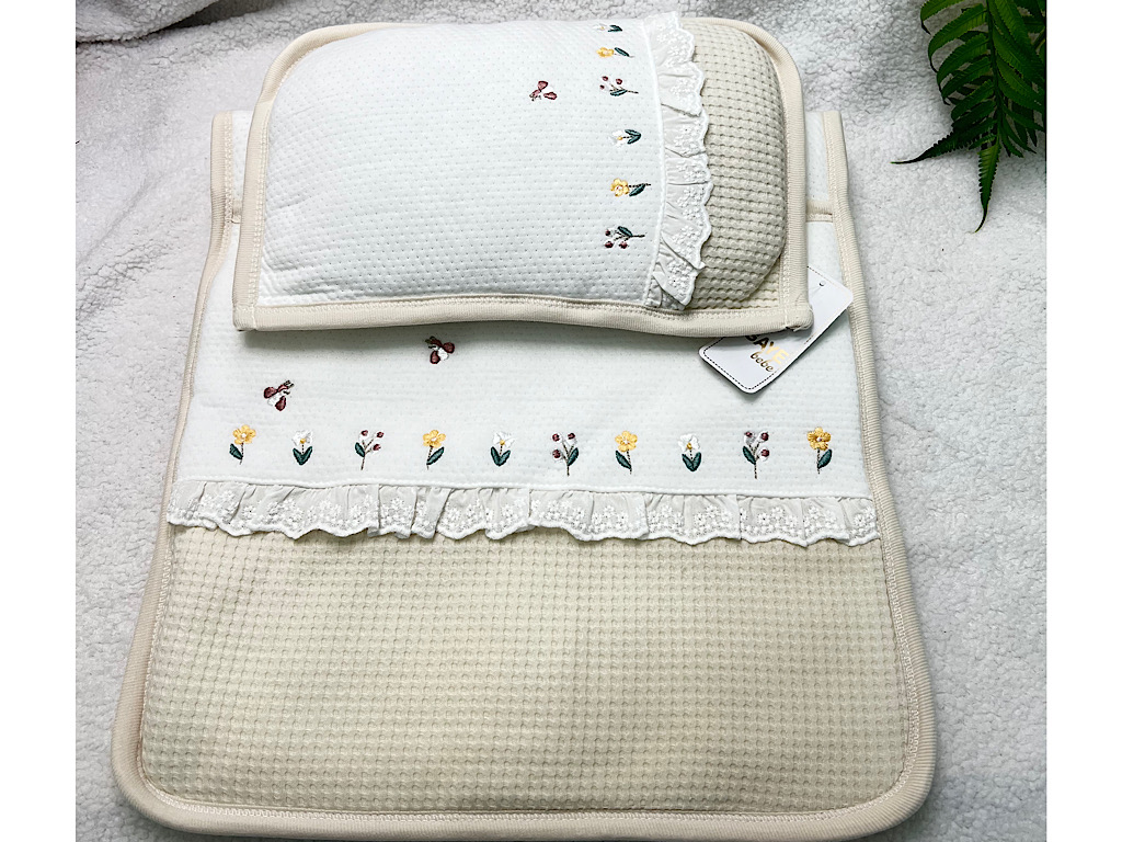 سرویس خواب مسافرتی 3 تکه طرح تکه دوزی شده گل های رنگی گایه g.a.y.e