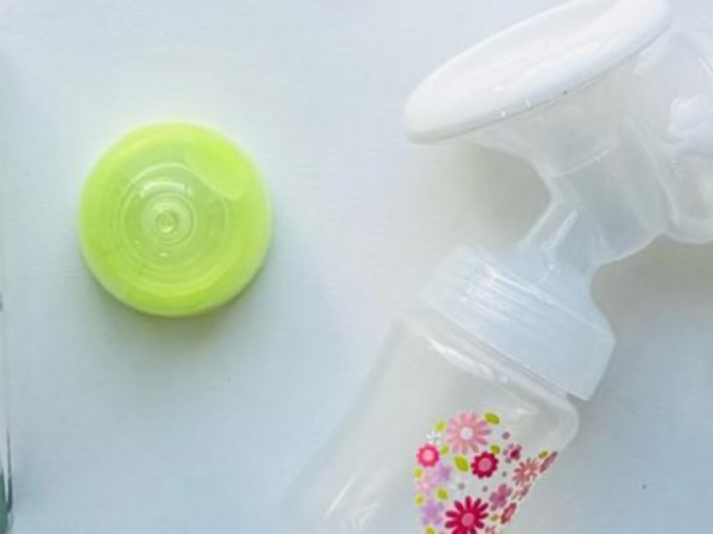 شیردوش پمپی دستی به همراه شیشه شیر حجم 180  ml آلگو  ALGO