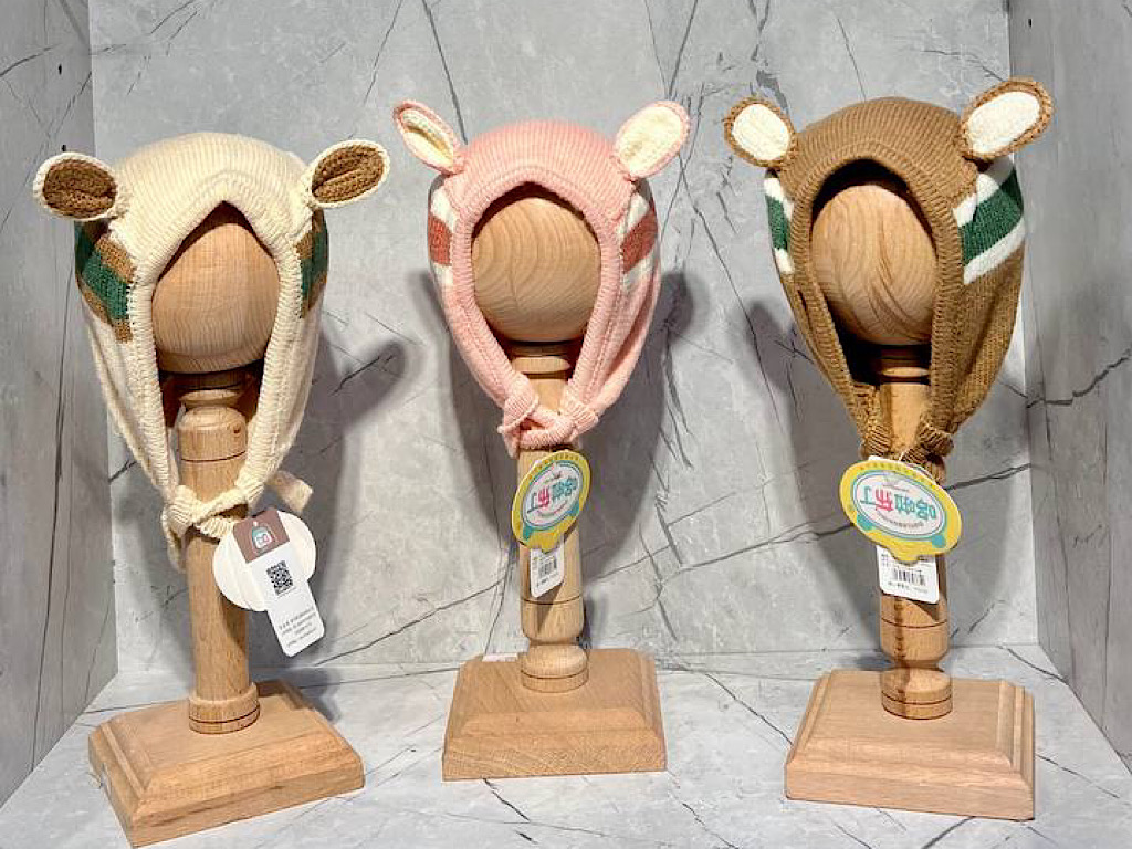 کلاه بافت بند دار با آستر نخی DLBD