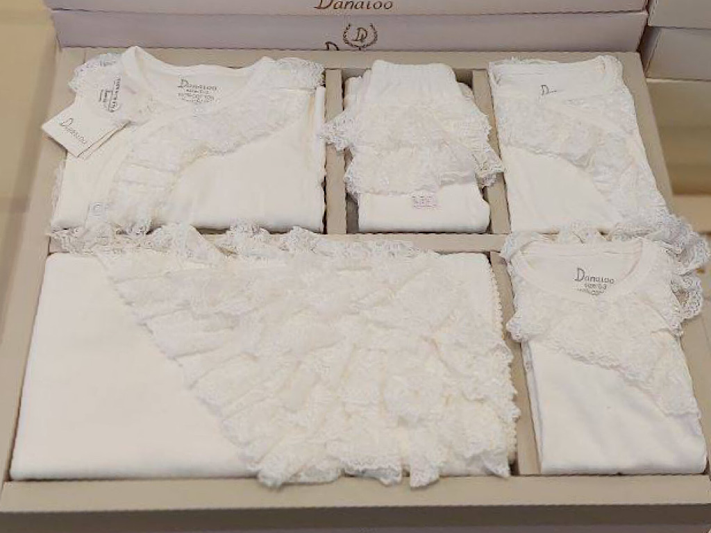 ست بیمارستانی 13 تکه نوزادی طرح snow white دانالو Danaloo