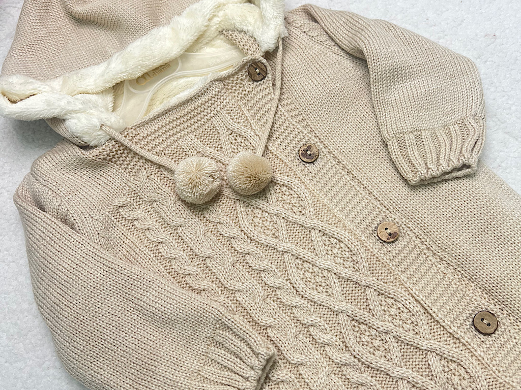 سرهمی بافت توکرکی نوزادی با کلاه خزدار نسکافه ای روشن Aldiana