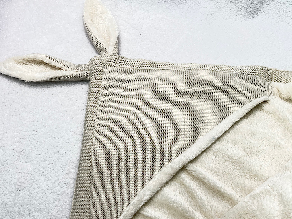 پتو بافت کلاه دار توکرکی و گوش دار آلدیانا Aldiana