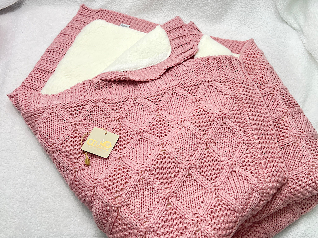 پتو بافت کلاه دار توکرکی و گوش دار آلدیانا Aldiana