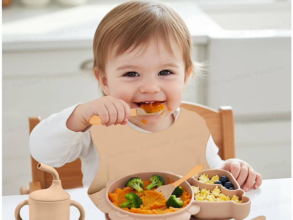 ست ظرف غذا سیلیکونی 9 تکه طرح شیر