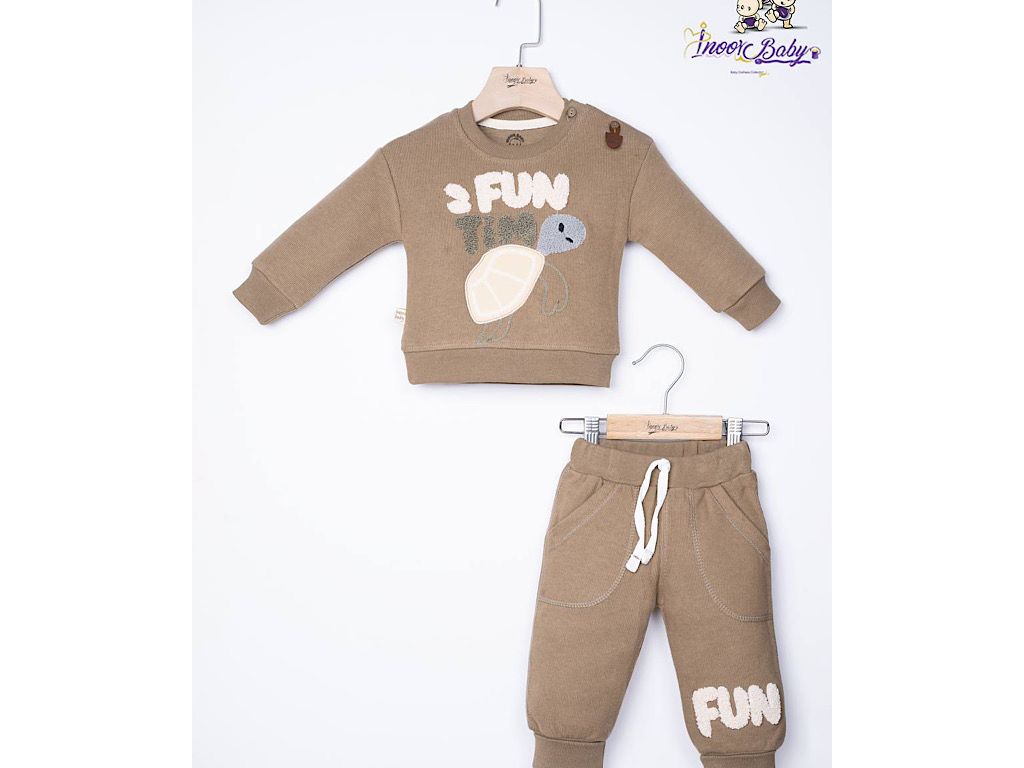 بلوز و شلوار سلانیک رنگ سبز حنایی طرح لاک پشت گلدوزی شده آی نور بیبی inoor baby