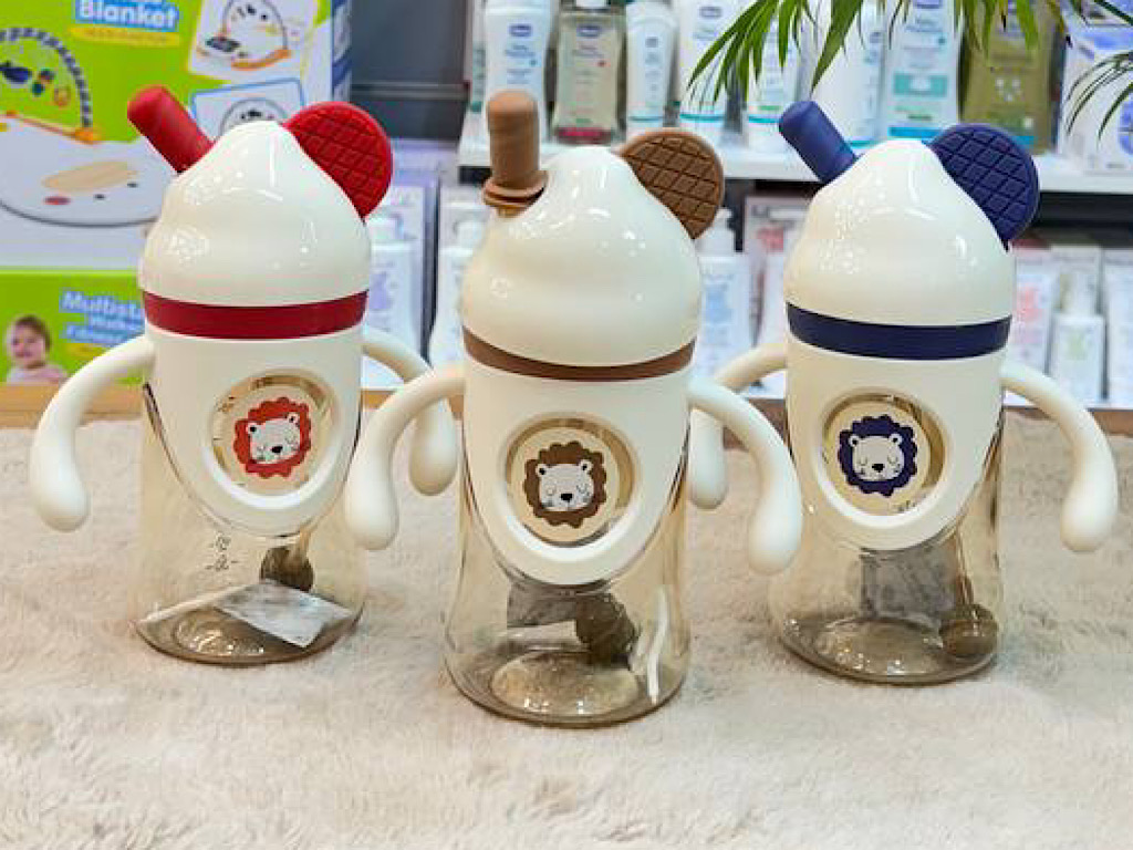 لیوان نی دار دارای دسته  حجم 300 میل طرح شیر