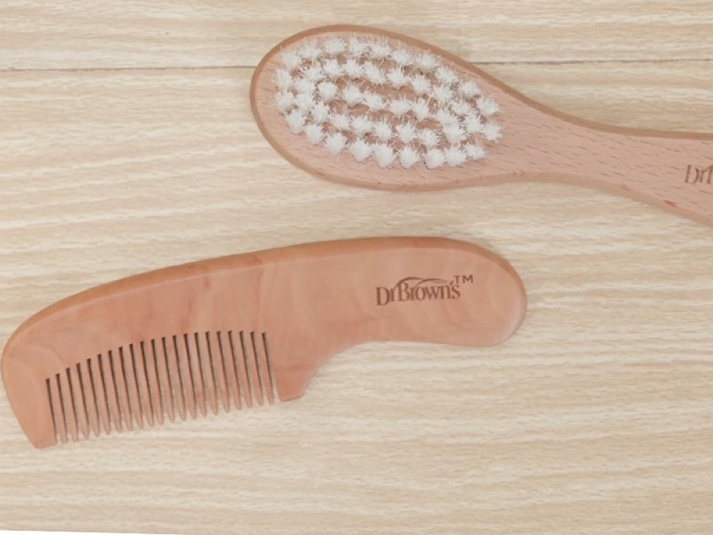 ست شانه و برس چوبی نوزادی دکتر براون Dr browns