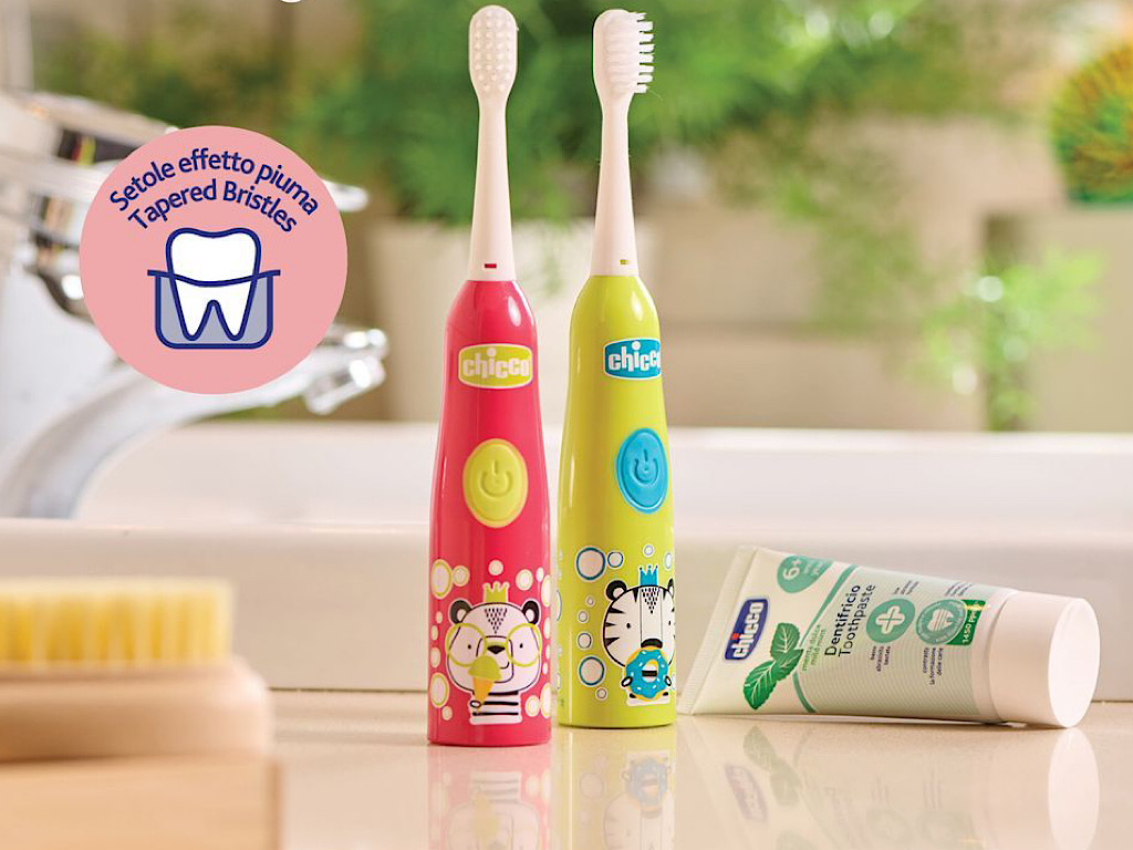 مسواک برقی باتری خور کودک بالای 3 سال به همراه دو فرچه و درپوش  چیکو chicco