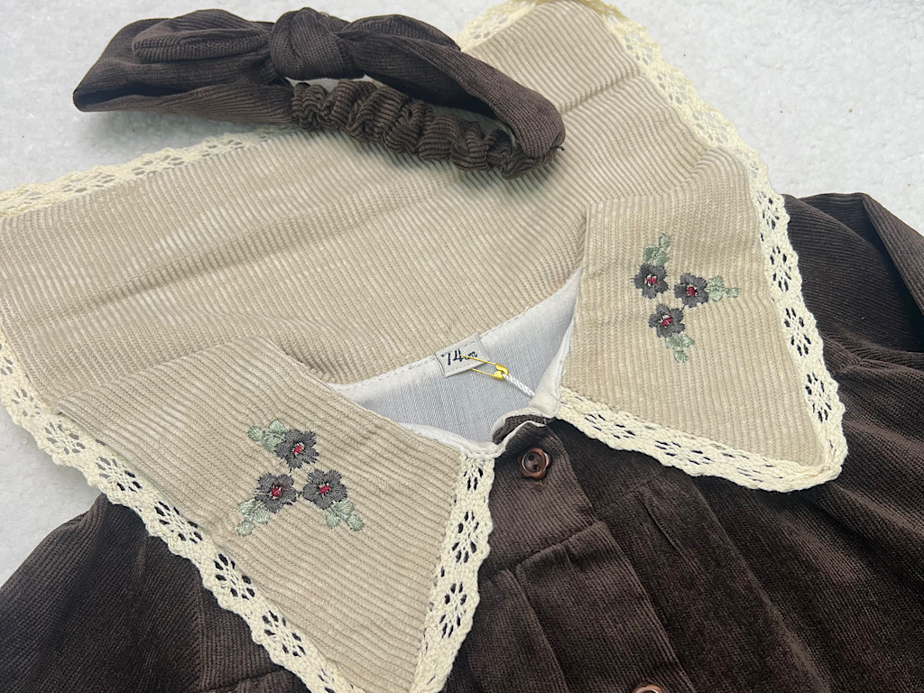 پیراهن دخترانه جنس مخمل کبریتی یقه گلدوزی  قهوه ای