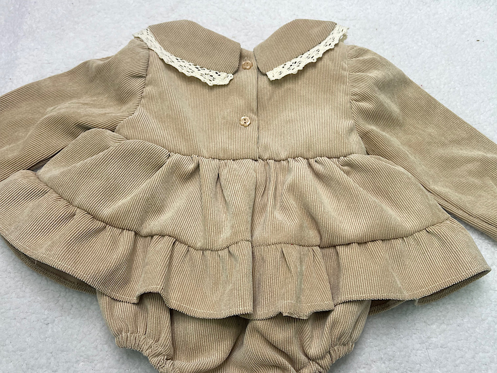 پیراهن زیر دکمه  دخترانه جنس مخمل کبریتی  کرم تیره