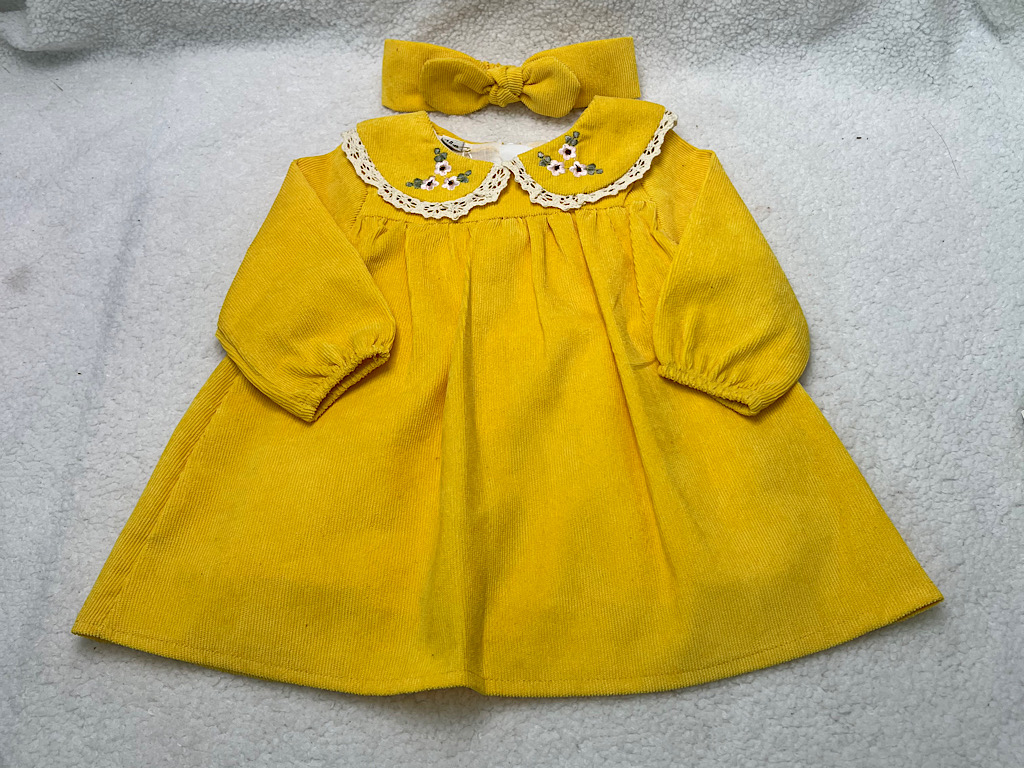 سارافون  دخترانه جنس مخمل کبریتی یقه گلدوزی  لیمویی